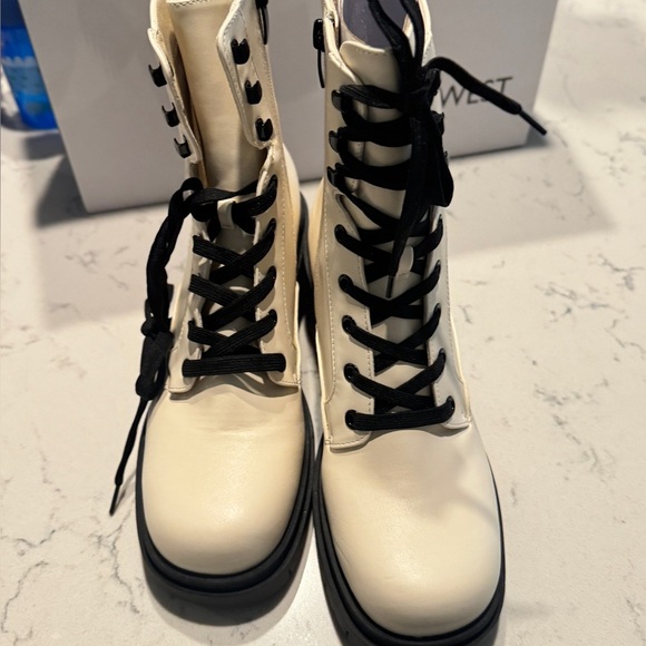 Nine West Juna3 Combat Boots Ivory Lace-Up Chunky Heel Ankle Boots| Size 9 shoes - Picture 12 of 13